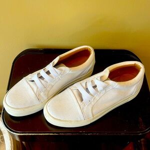 Dolce Vita white sneakers. Excellent condition. Size 9. 1 inch platform.